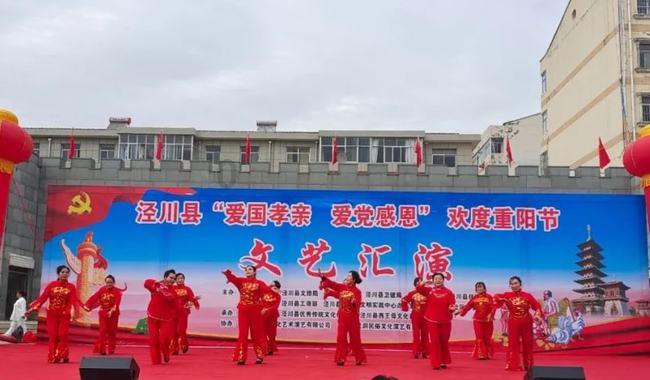 易筋经,第三势的掌托天门,拉筋方法,中医经络拍打法,健身气功
